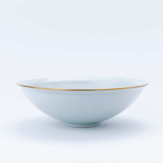 white porcelain pot